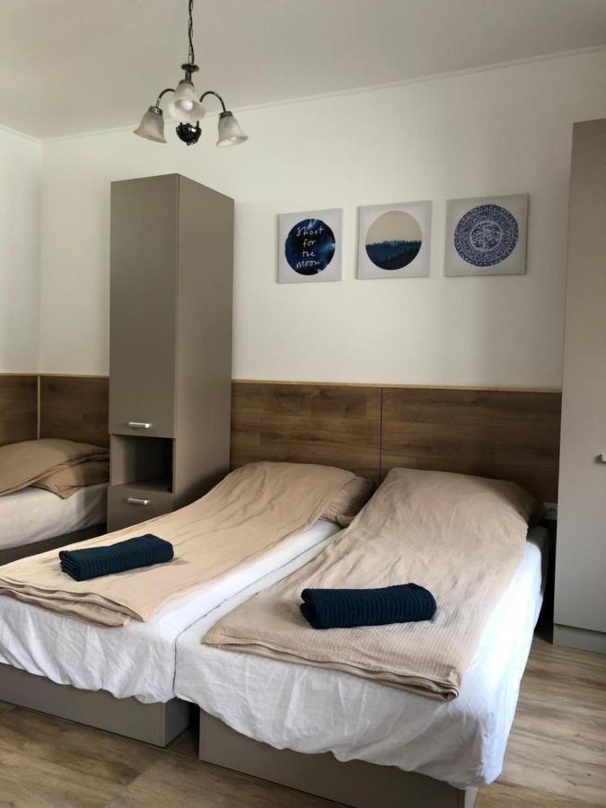 Avas Apartman Miskolc Buitenkant foto