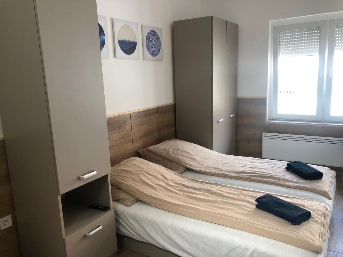 Avas Apartman Miskolc Buitenkant foto