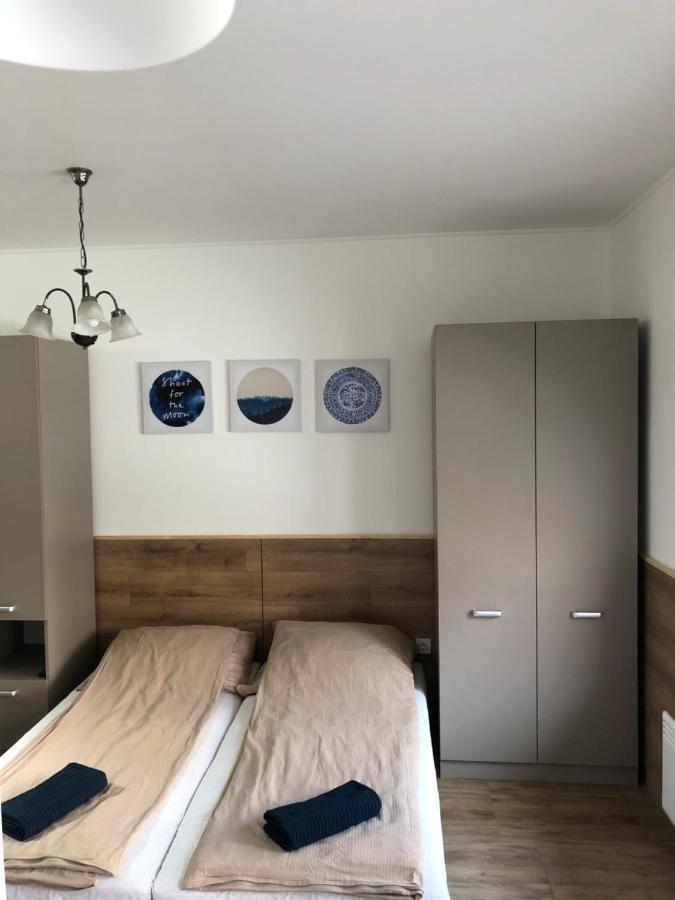Avas Apartman Miskolc Buitenkant foto