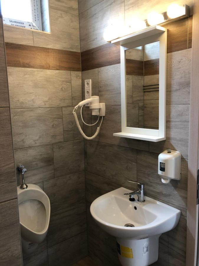 Avas Apartman Miskolc Buitenkant foto