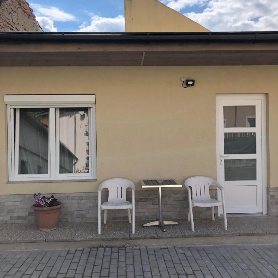 Avas Apartman Miskolc Buitenkant foto