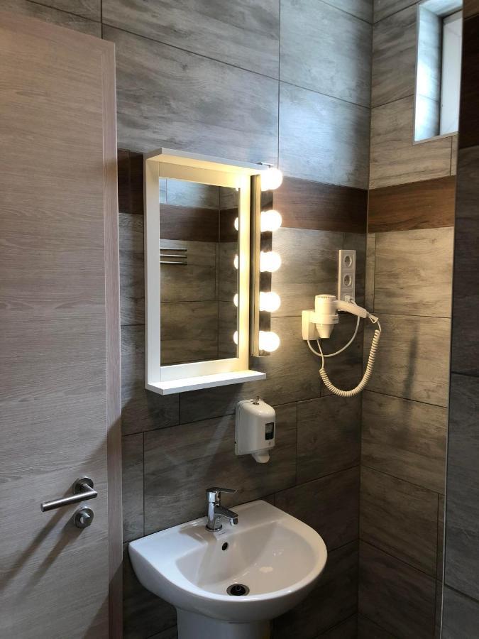 Avas Apartman Miskolc Buitenkant foto