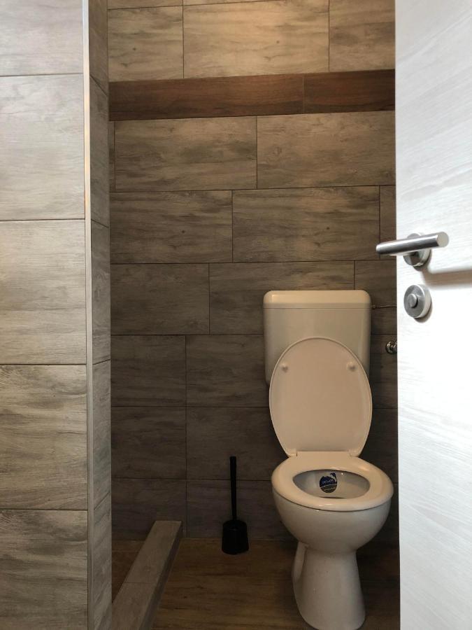 Avas Apartman Miskolc Buitenkant foto