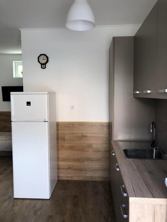 Avas Apartman Miskolc Buitenkant foto