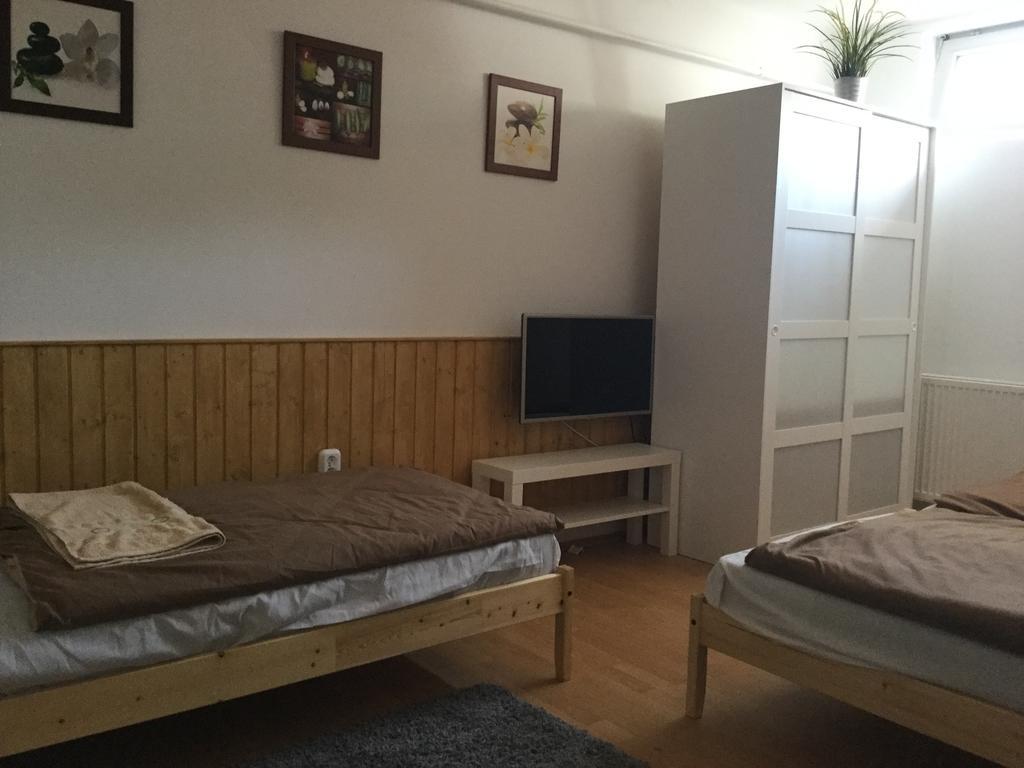 Avas Apartman Miskolc Buitenkant foto