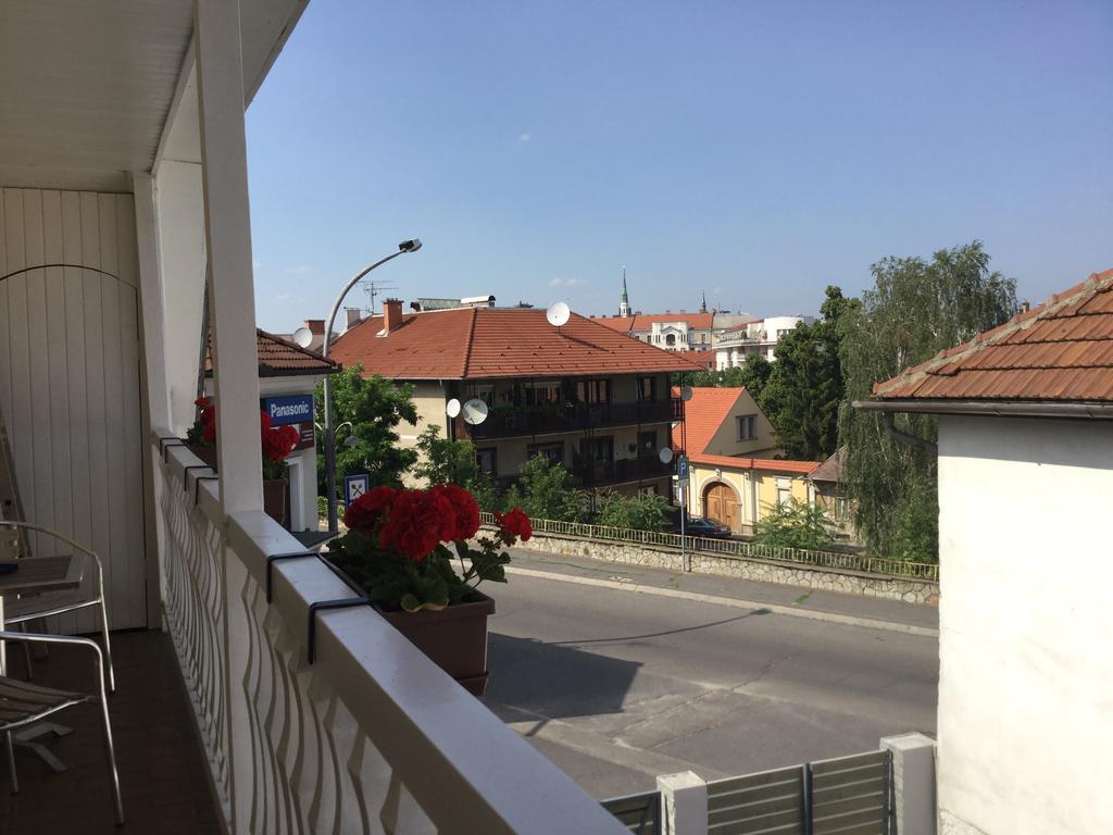 Avas Apartman Miskolc Buitenkant foto