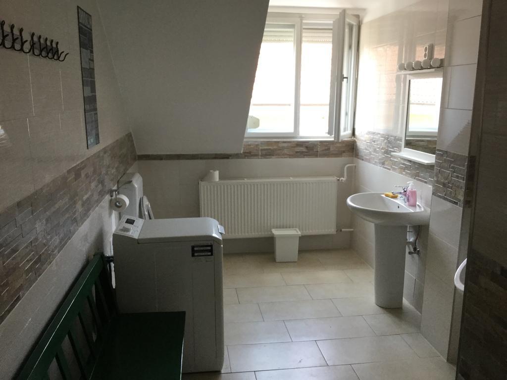 Avas Apartman Miskolc Buitenkant foto