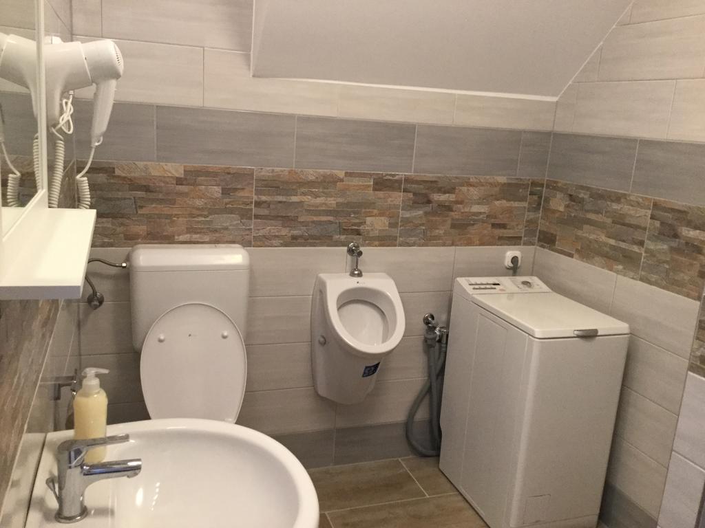 Avas Apartman Miskolc Buitenkant foto