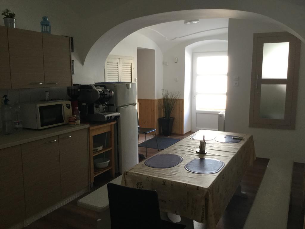 Avas Apartman Miskolc Buitenkant foto