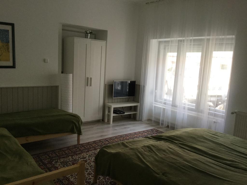 Avas Apartman Miskolc Buitenkant foto