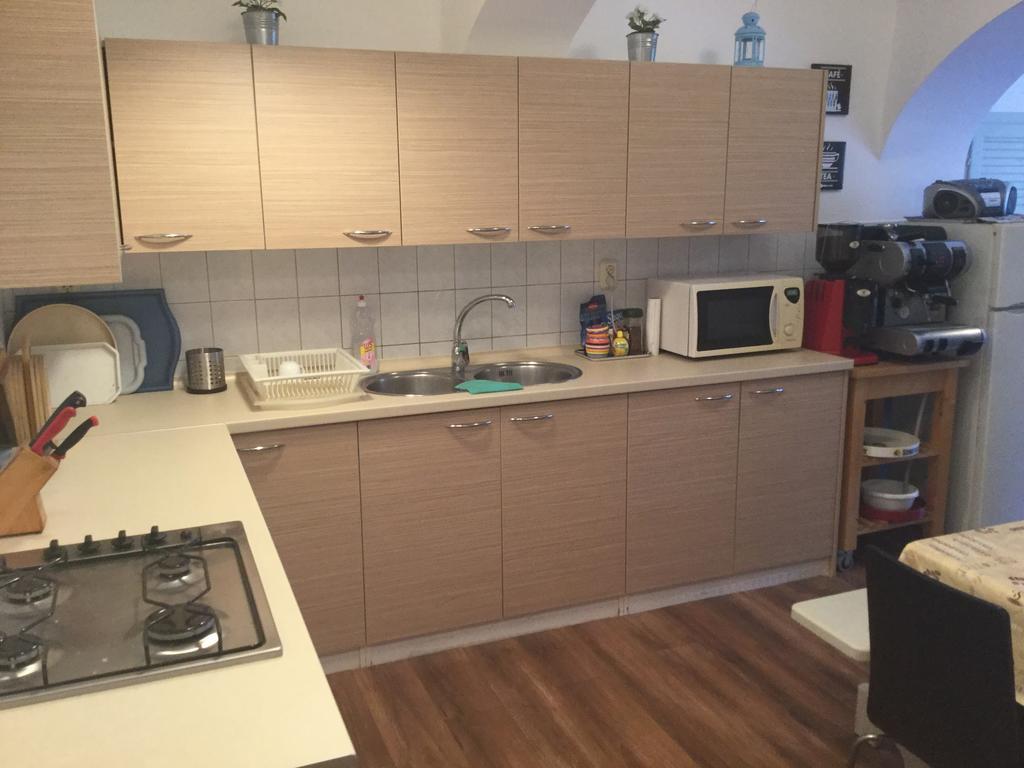 Avas Apartman Miskolc Buitenkant foto