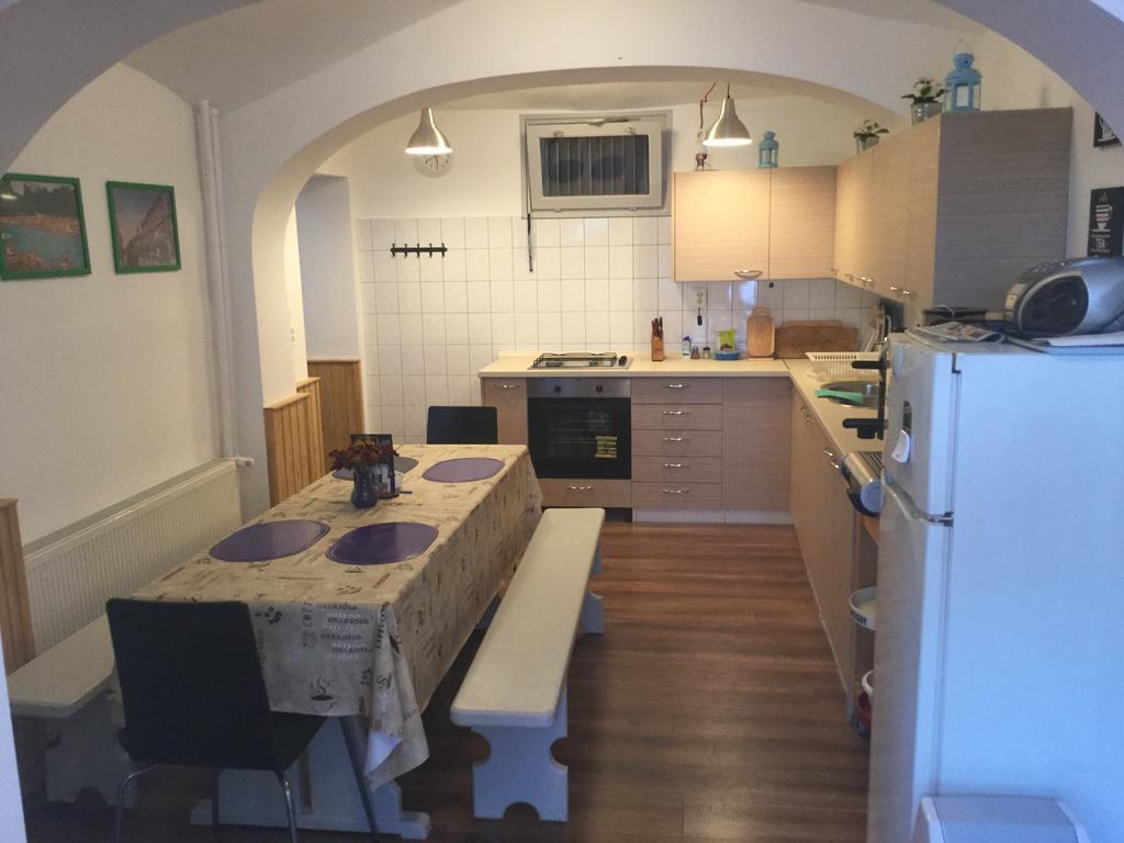 Avas Apartman Miskolc Buitenkant foto