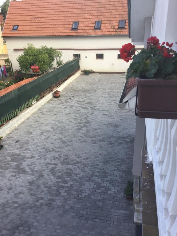 Avas Apartman Miskolc Buitenkant foto