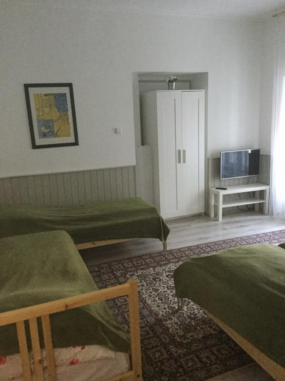 Avas Apartman Miskolc Buitenkant foto